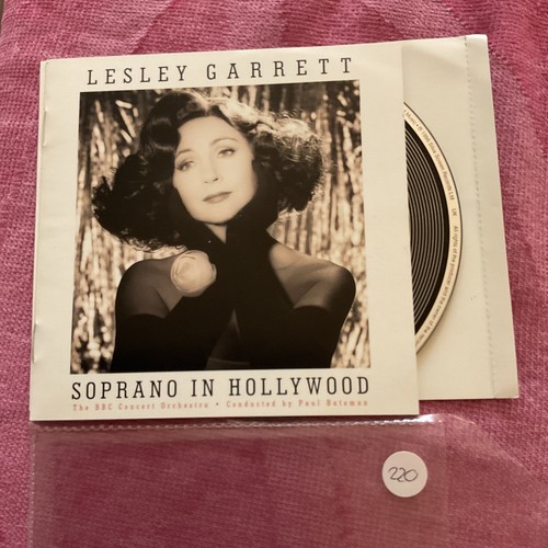Lesley garrett soprano - lesley, in